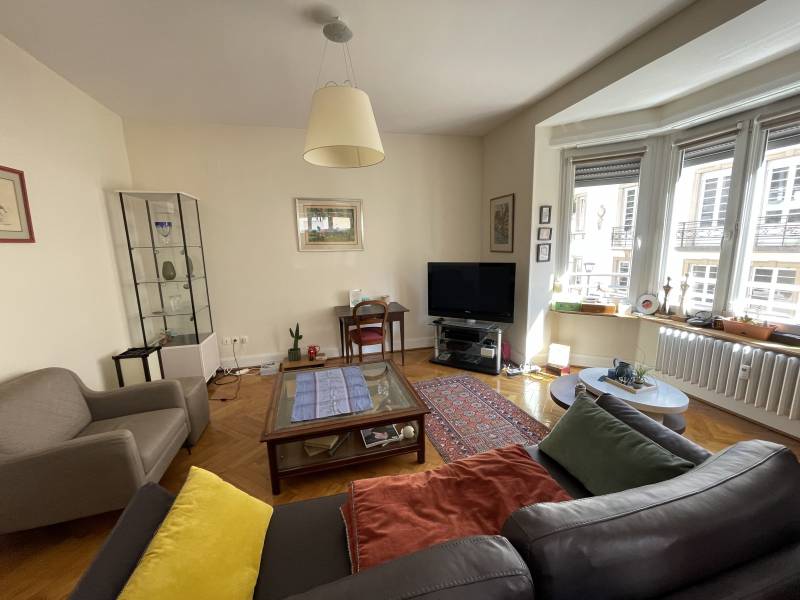 VENDU ! Agréable appartement 4 pièces avec extérieurs idéalement situé dans le quartier de l'Orangerie à Strasbourg Balcons et très lumineux