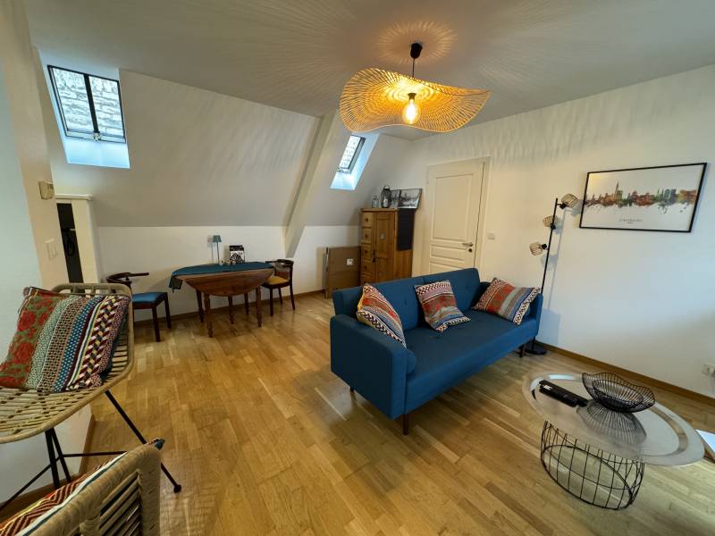 À LOUER ! Bel appartement 2 pièces meublé idéalement situé dans une résidence de standing sécurisée idéalement située à proxmité de la rue du Dôme à Strasbourg 
