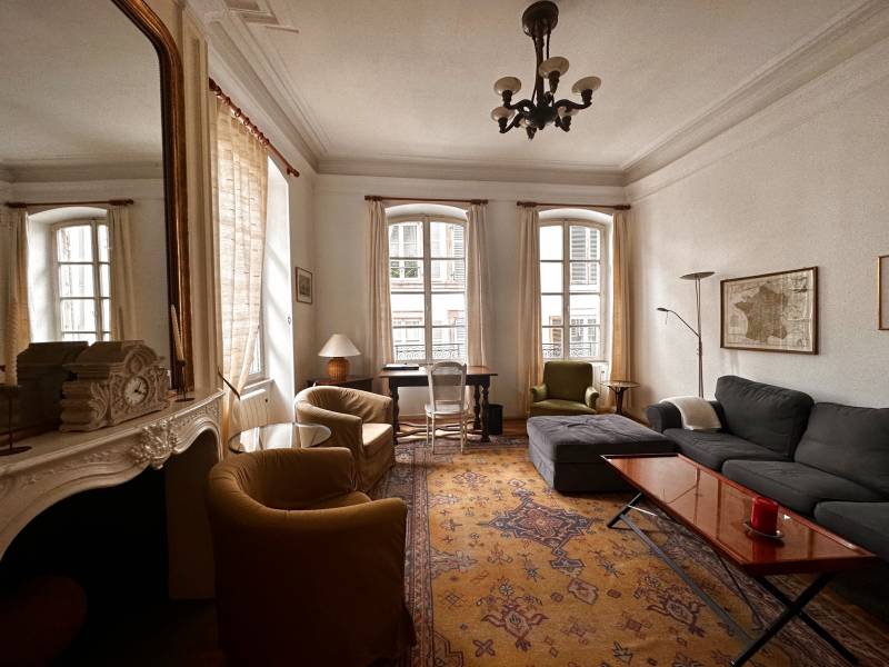 ! Appartement 2 pièces meublé de standing au calme dans une cour intérieure proche de la Place d'Austerlitz à Strasbourg 