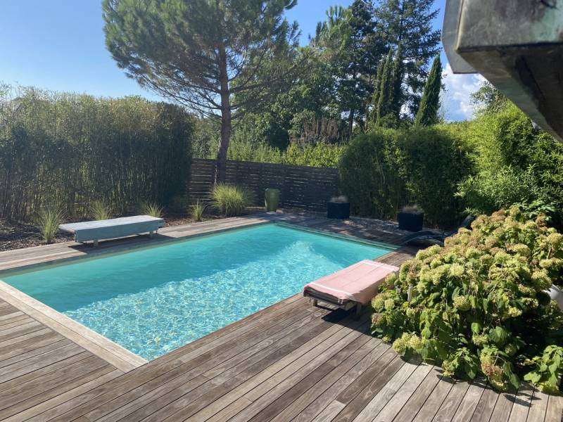 LOUÉE ! Maison meublée de standing 6 pièces avec piscine sur un beau terrain arborré dans les hauteurs de Molsheim 